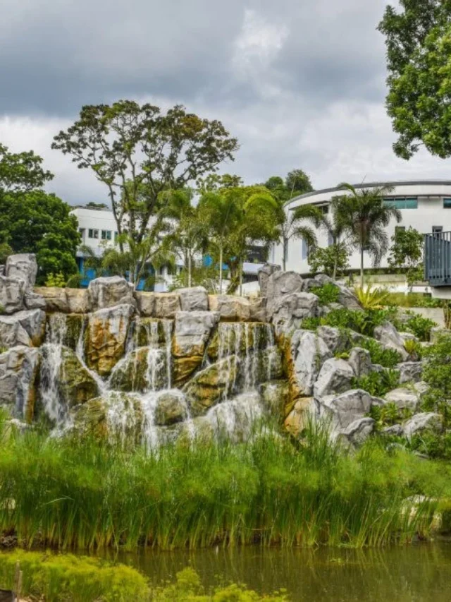 hidden-places-singapore-yunnan-garden-robert-ang-shutterstock-900x643