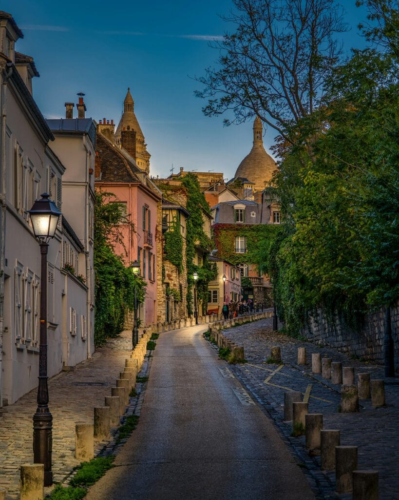 visit Montmartre as a part of your Paris travel itinerary