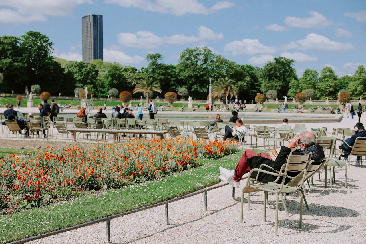 near the luxemborg gardens is one of the best places ro stay in Paris 6th Arrondissement