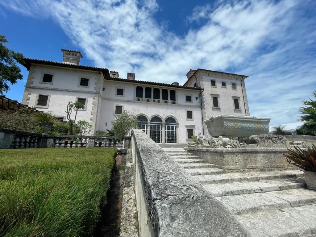 Vizcaya Museum mansion with lush garden view